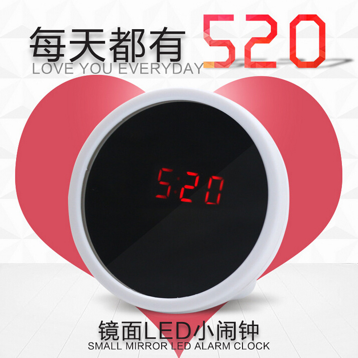 床头闹钟（颜色随机）