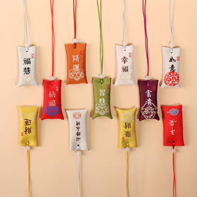 御守锦缎香袋（款式随机）