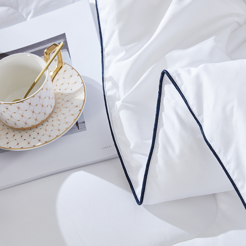 梦洁家纺 素馨羽丝绒四季被200*230CM 1010289014